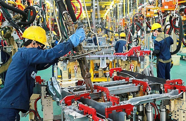 Việt Nam nổi lên trong lĩnh vực sản xuất, ngày càng cạnh tranh vị thế với Ấn Độ