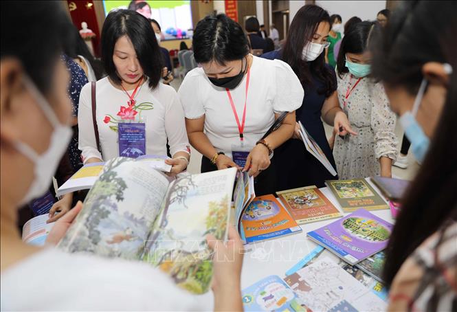 Nâng cao hiệu quả dạy tiếng Việt cho trẻ em Việt Nam ở nước ngoài Chú thích ảnh