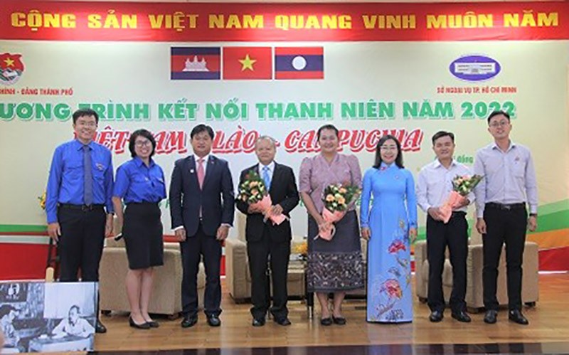 Đại biểu ba nước Việt Nam - Lào - Campuchia tham dự chương trình Đại biểu ba nước Việt Nam - Lào - Campuchia tham dự chương trình