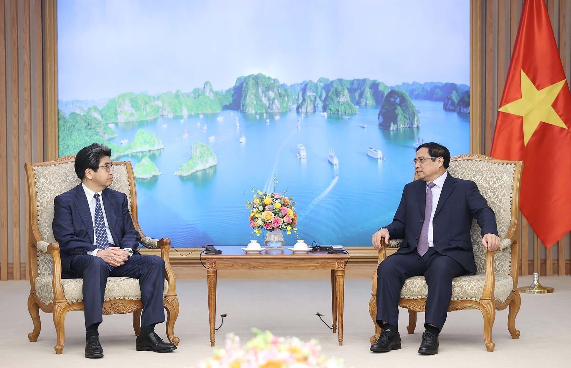 Thủ tướng Phạm Minh Chính tiếp Thống đốc Ngân hàng Hợp tác quốc tế Nhật Bản Hayashi Nobumitsu. (Nguồn: TTXVN) Thủ tướng Phạm Minh Chính tiếp Thống đốc Ngân hàng Hợp tác quốc tế Nhật Bản Hayashi Nobumitsu. (Nguồn: TTXVN)