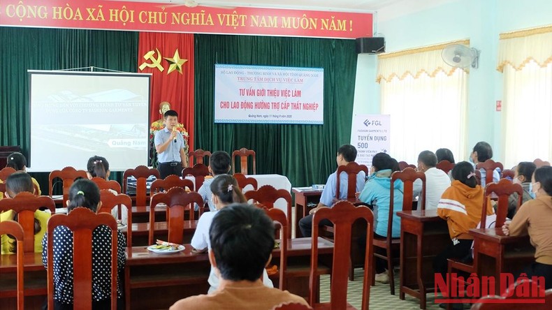 Thúc đẩy việc làm bền vững cho người dân, bảo đảm quyền con người Thúc đẩy việc làm bền vững cho người dân, bảo đảm quyền con người ảnh 2