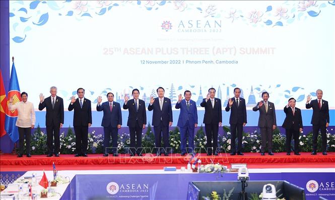 Thủ tướng Phạm Minh Chính dự Hội nghị Cấp cao ASEAN+3 lần thứ 25 Chú thích ảnh