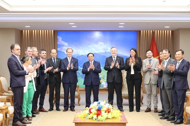 Thủ tướng hoan nghênh lãnh đạo 3 tỉnh và doanh nghiệp tháp tùng Đoàn có các hoạt động xúc tiến thương mại song phương tại Việt Nam. (Ảnh: VGP/Nhật Bắc) Thủ tướng hoan nghênh lãnh đạo 3 tỉnh và doanh nghiệp tháp tùng Đoàn có các hoạt động xúc tiến thương mại song phương tại Việt Nam. (Ảnh: VGP/Nhật Bắc)