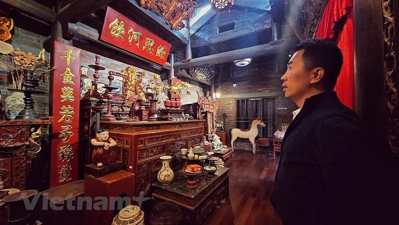 ផ្ទះពិសេសដែលមានវត្ថុបុរាណជាច្រើនពីសតវត្សទី 16 នៅ Bat Trang ផ្ទះវិសេសវិសាលដែលមានវត្ថុបុរាណជាច្រើនពីសតវត្សទី១៦ នៅ Bat Trang