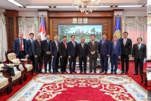 សម្តេច​ចក្រី ហេង សំរិន ប្រធានរដ្ឋសភា អនុញ្ញាតឱ្យលោក​រដ្ឋមន្ត្រីការបរទេស​​វៀតណាម ចូលជួប​សម្តែង​ការគួរសម​