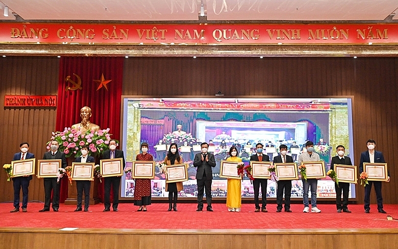 ថ្លែងអំណរគុណចំពោះកងកម្លាំងជួរមុខ ដែលបានចូលរួមក្នុងការប្រយុទ្ធប្រឆាំងនឹងជំងឺកូវីដ-១៩