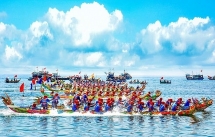 ស្រុកលីសឺន (Ly Son) រៀបចំពិធីអបអរសាទរការប្រណាំងអុំទូក Tu Linh