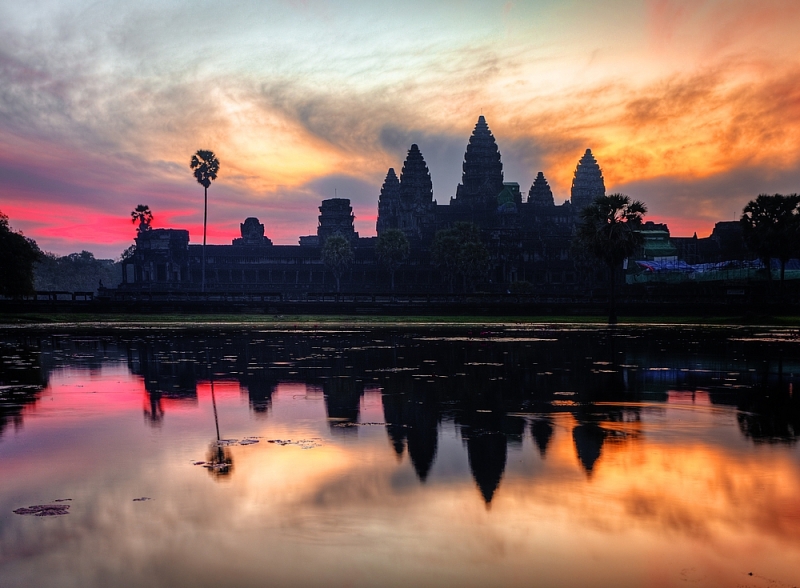 ថ្ងៃរះនៅអង្គរវត្តនិងចំណាំគួរឲ្យចងចាំ! ថ្ងៃរះនៅអង្គរវត្តនិងចំណាំគួរឲ្យចងចាំ!