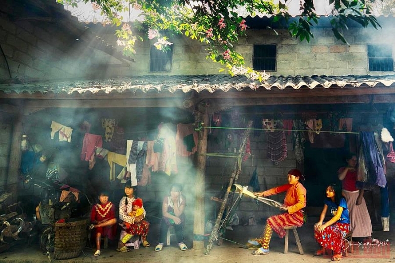 ផ្ញើសារដើម្បីអមដំណើរជាមួយស្ត្រីនៅតំបន់ព្រំដែន