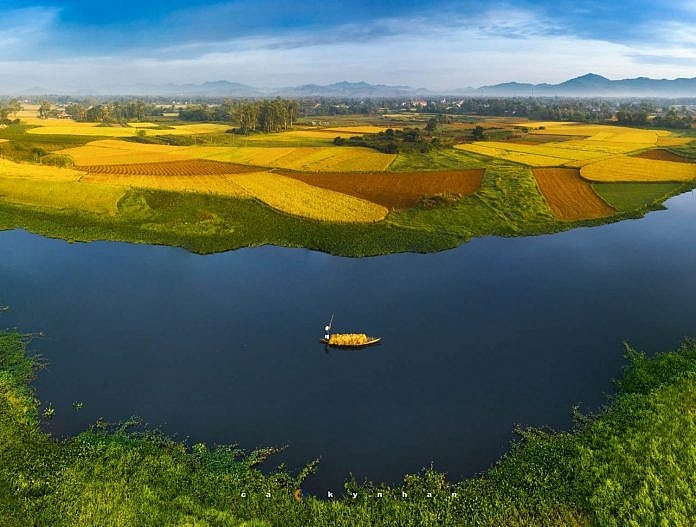 លង់ស្នេហ៍នឹងសម្រស់ Binh Dinh ជាមួយនឹងទិដ្ឋភាពពីលើ លង់នឹងសម្រស់ Binh Dinh ជាមួយនឹងទិដ្ឋភាពមមើលពីលើ