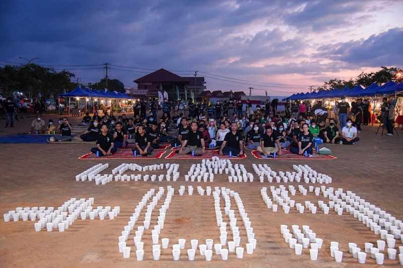 ប្រសិនបើ​ធម្មជាតិ​ត្រូវបាន​បំផ្លាញ នោះ​ជីវី​តមនុស្ស​សត្វ​ក៏​ប្រឈមមុខ​នឹង​ការ​ផ្លិ​ច​បំផ្លាញ​ដូចគ្នា​