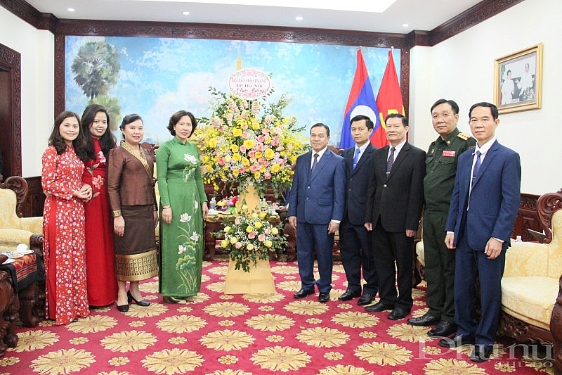 សម្ព័ន្ធនារីទីក្រុងហាណូយអញ្ជើញមកសួរសុខទុក្ខនិងជូនពរបុណ្យចូលឆ្នាំប្រពៃណីដល់ស្ថានទូតឡាវនិងកម្ពុជាប្រចាំនៅវៀតណាម