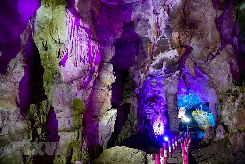 គយគន់សម្រស់ដ៏អាថ៌កំបាំង និងស្រស់ស្អាតនៃរូងភ្នំ Kho Chua La គយគន់សម្រស់ដ៏អាថ៌កំបាំង និងស្រស់ស្អាតនៃរូងភ្នំ Kho Chua La