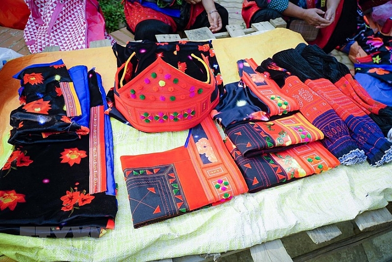 រូបភាពប្លែកៗនៃផ្សារតំបន់ខ្ពង់រាប Xa Nhe ក្នុងខេត្ត Dien Bien