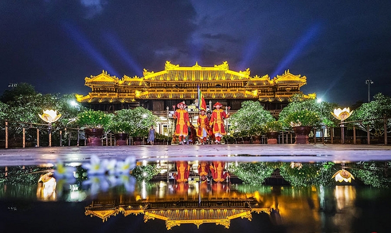 រីករាយជាមួយការបង្ហាញម្ហូបអាហារនៅអតីតបរមរាជវាំង Hue