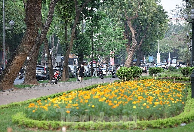គយគន់ផ្លូវថ្មើរជើងជុំវិញបឹង Thien Quang ដែលនឹងដាក់ឱ្យដំណើរការ