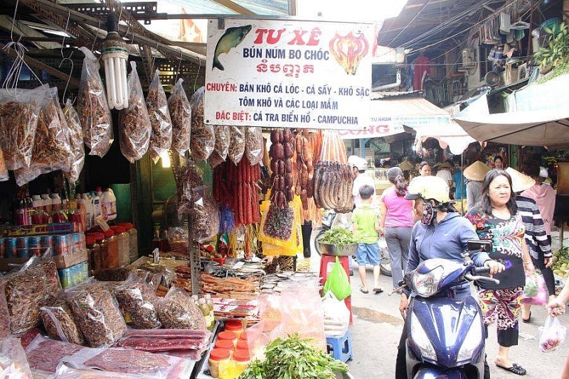 ផ្សារកម្ពុជាគួរឱ្យចាប់អារម្មណ៍នៅចំកណ្តាលទីក្រុងហូជីមិញ