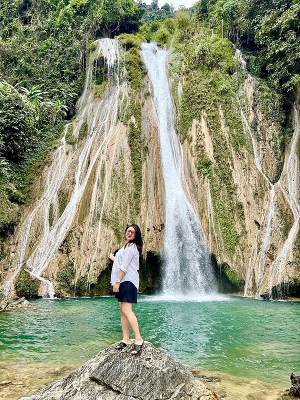 ទេសភាពដ៏ស្រស់ស្អាត Non Nuoc Tuyen Quang: ប្រដូចជា ឈូងសមុទ្រ Ha Long នៅលើដីគោកនៅកណ្តាលភាគឦសានវៀតណាម ទេសភាពដ៏ស្រស់ស្អាត ទឹកដី Tuyen Quang: ប្រដូចជា ឈូងសមុទ្រ Ha Long នៅលើដីគោកនៅកណ្តាលភាគឦសានវៀតណាម