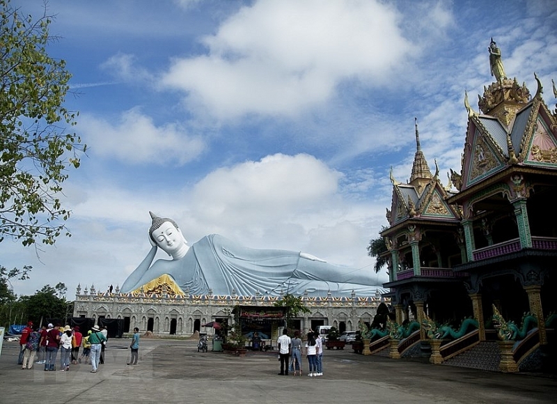 ស្វែងយល់ពីវត្តបែបខ្មែរដែលមានព្រះពុទ្ធបដិមាដ៏ធំបំផុតនៅប្រទេសវៀតណាមក្នុងខេត្ត Soc Trang