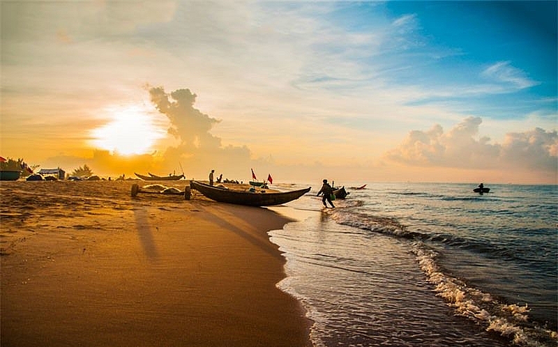 គយគន់លក្ខណៈស្ងៀមស្ងាត់សុខសាន្តត្រាណ“ បឹងយក្សមួយរនៅចំកណ្តាលវាលទំនាប”