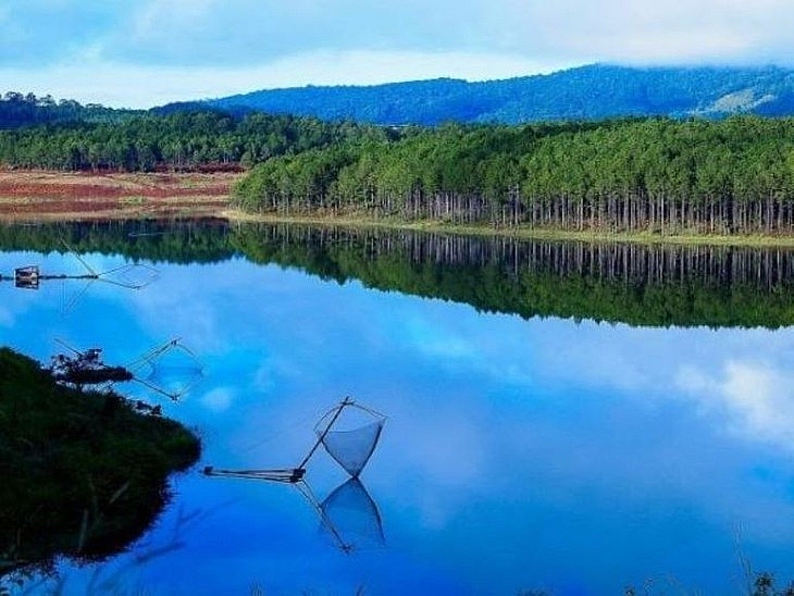 សម្រស់បឹង Tuyen Lam នៅទីក្រុង Da Lat