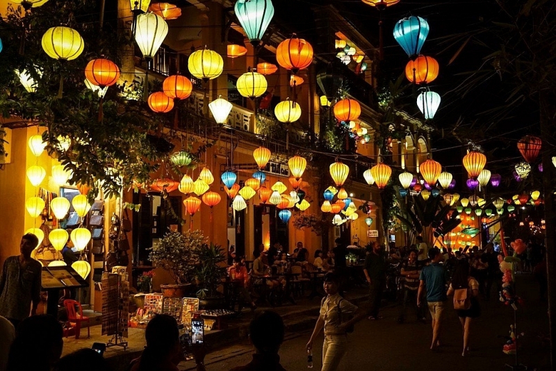 គេហទំព័រ​ដ៏​ល្បី​មួយ​បាន​ណែនាំ​អំពី​ប្រការ​ដែល​ត្រូវ​ធ្វើ​នៅ​ពេល​មក​ដល់​ទីក្រុង Hoi An (វៀតណាម)