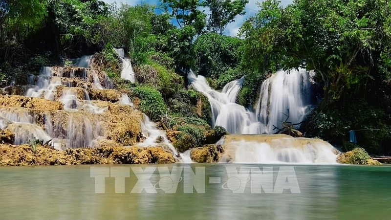 ស្វែងយល់ពីសម្រស់ទឹកធ្លាក់ Ban Sam (ខេត្ត CAO BANG) ស្វែងយល់ពីសម្រស់ល្បាក់ទឹកធ្លាក់ Ban Sam (ខេត្ត CAO BANG)