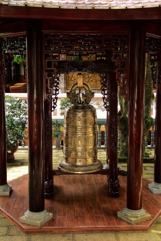 ទស្សនាវត្ត Truc Lam នៅទីក្រុង Dalat ដែលជាវត្តដ៏ស្រស់ស្អាតដូចរូបទេពអប្សរ