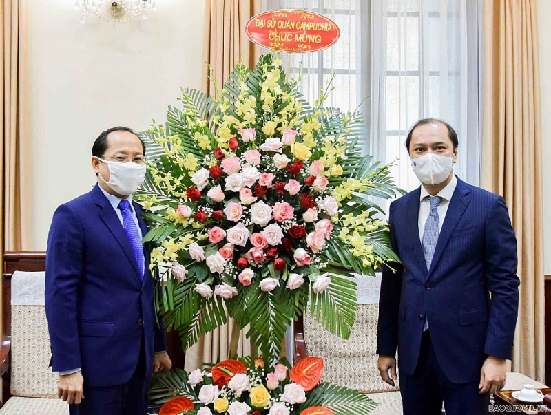 ឯកអគ្គរាជទូតកម្ពុជាប្រចាំប្រទេសវៀតណាមអបអរសាទរទិវាឯករាជ្យជាតិវៀតណាម