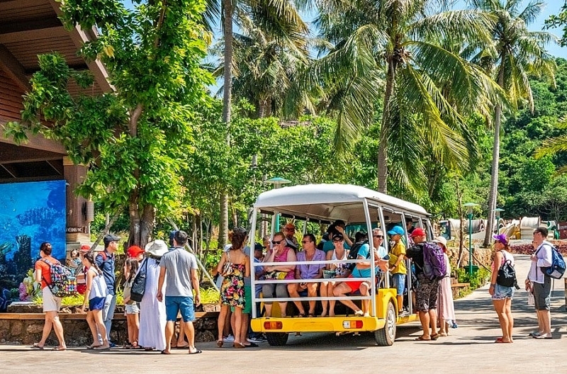 ភូកុកនឹងស្វាគមន៍ភ្ញៀវក្រោម“ លិខិតឆ្លងដែនវ៉ាក់សាំង” ឆ្លងកាត់ ៣ ដំណាក់កាល Phu Quoc នឹងស្វាគមន៍ភ្ញៀវទេសចរដែលមាន “លិខិតឆ្លងដែនវ៉ាក់សាំង” តាមរយៈ ៣ ដំណាក់កាល
