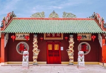 កូអរដោនេនៃការឆែកឆេរដ៏គួរឱ្យអស់សំណើចមិនឆ្ងាយពី Nha Trang ប៉ុន្តែមានមនុស្សតិចណាស់ដែលស្គាល់វា