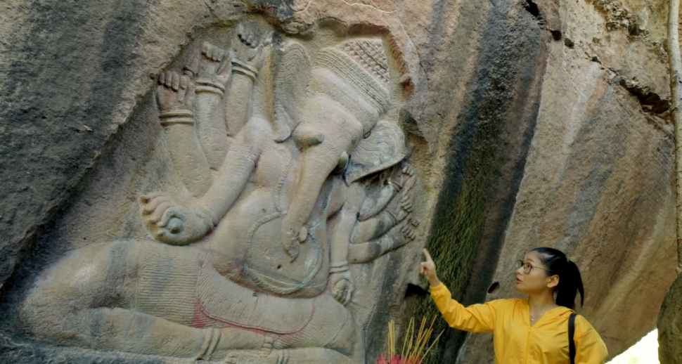រូបចម្លាក់លើផ្ទាំងថ្មអាយុជិត១០០០ឆ្នាំ នៅស្អាតដូចថ្មី សម្ងំលាក់ខ្លួនកណ្តាលព្រៃក្នុងខេត្តសៀមរាប រូបចម្លាក់លើផ្ទាំងថ្មអាយុជិត១០០០ឆ្នាំ នៅស្អាតដូចថ្មី សម្ងំលាក់ខ្លួនកណ្តាលព្រៃក្នុងខេត្តសៀមរាប