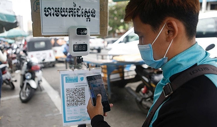 “StopCovid QR Vaccine” QR កូដ បានចាប់ផ្តើមដំណើរការជាផ្លូវការនៅកម្ពុជាហើយ “StopCovid QR Vaccine” QR កូដ បានចាប់ផ្តើមដំណើរការជាផ្លូវការនៅកម្ពុជាហើយ
