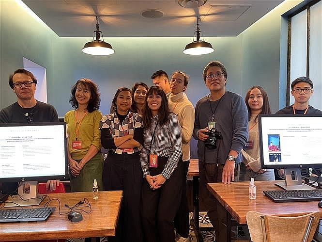 មហោស្រព Ici Vietnam ជាកន្លែងជួបជុំជាមួយអ្នកដឹកនាំរឿងវៀតណាមនៅទីក្រុងប៉ារីស មហោស្រព Ici Vietnam ជាកន្លែងជួបជុំជាមួយអ្នកដឹកនាំភាពយន្តវៀតណាមនៅទីក្រុងប៉ារីស