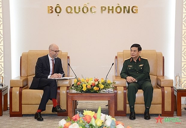 ពង្រឹងទំនាក់ទំនងកិច្ចសហប្រតិបត្តិការលើវិស័យការពារជាតិរវាងវៀតណាម និងកាណាដា ពង្រឹងទំនាក់ទំនងកិច្ចសហប្រតិបត្តិការលើវិស័យការពារជាតិរវាងវៀតណាម និងកាណាដា
