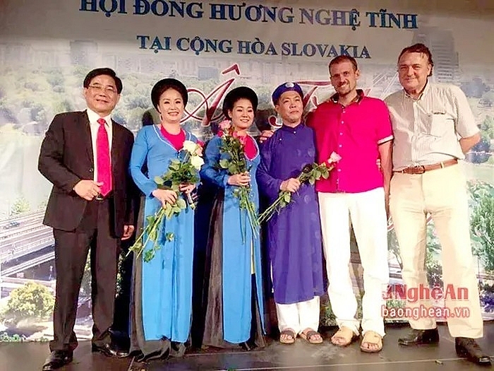 អភិរក្ស និងផ្សព្វផ្សាយអត្តសញ្ញាណវប្បធម៌របស់ជនជាតិ Nghe An នៅក្រៅប្រទេស