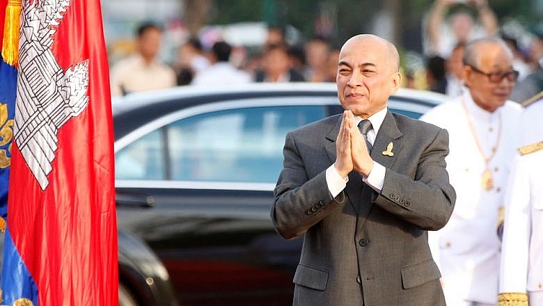ព្រះមហាក្សត្រកម្ពុជានឹងយាងទៅចូលរួមក្នុងមហាសន្និបាតលើកទី៤១ របស់អង្គការយូណេស្កូ ព្រះមហាក្សត្រកម្ពុជានឹងយាងទៅចូលរួមក្នុងមហាសន្និបាតលើកទី៤១ របស់អង្គការយូណេស្កូ