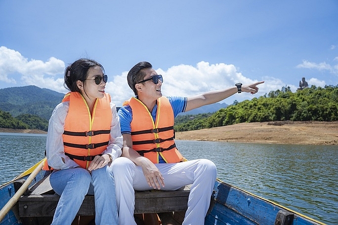ទេសភាពដ៏ស្រស់បំព្រងនៅវត្ត Truc Lam Bach Ma