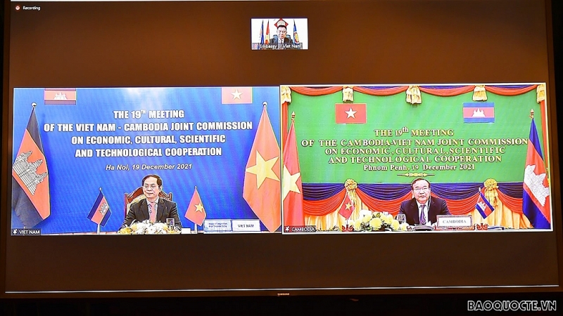 សម័យប្រជុំលើកទី ១៩ នៃគណៈកម្មាធិការចម្រុះវៀតណាម-កម្ពុជា ស្តីពីកិច្ចសហប្រតិបត្តិការសេដ្ឋកិច្ច វប្បធម៌ វិទ្យាសាស្ត្រ និងបច្ចេកទេស