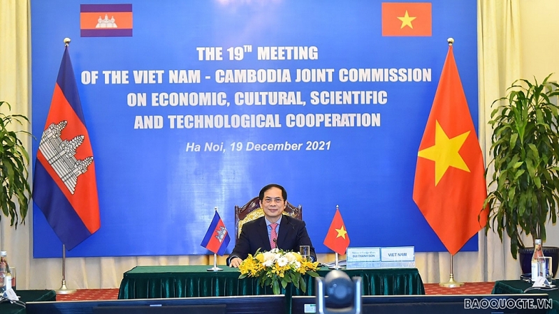 សម័យប្រជុំលើកទី ១៩ នៃគណៈកម្មាធិការចម្រុះវៀតណាម-កម្ពុជា ស្តីពីកិច្ចសហប្រតិបត្តិការសេដ្ឋកិច្ច វប្បធម៌ វិទ្យាសាស្ត្រ និងបច្ចេកទេស