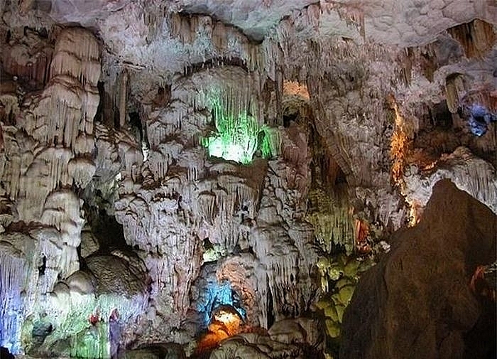 ស្វែងយល់ពីគោលដៅទេសចរណ៍ដ៏ស្រស់ស្អាតគួរឲ្យទាក់ចិត្តនៅខេត្ត Hoa Binh