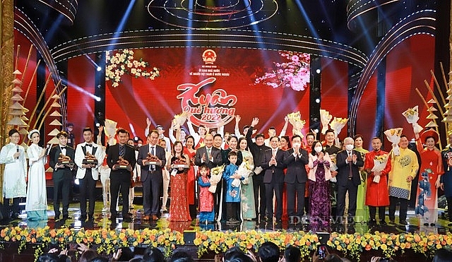 ជនជាតិវៀតណាមនៅឯបរទេសចំនួន 1,000 នាក់ ដើម្បីចូលរួមពិធីបុណ្យមាតុភូមិឆ្នាំ ២០២៣ ជនជាតិវៀតណាមនៅឯបរទេសចំនួន ១០០០ នាក់ ត្រឡប់មកចូលរួមពិធីបុណ្យនិទាឃរដូវស្រុកកំណើតឆ្នាំ ២០២៣