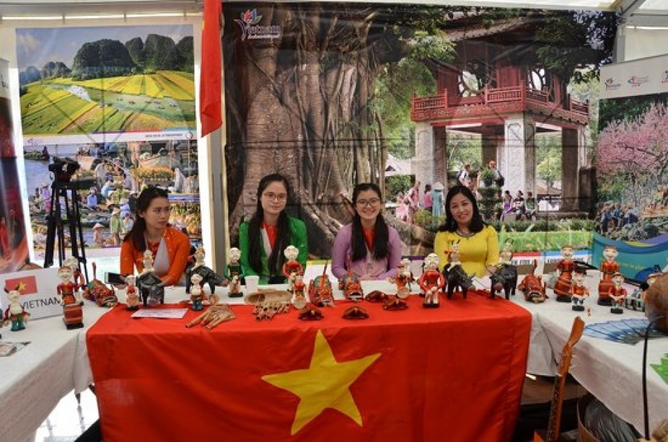 ວັດທະນະທຳຫວຽດນາມພົ້ນເດັ່ນໃນເທດສະການຝຣັ່ງໂກໂຟນີຢູປະເທດຝຣັ່ງ