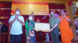 ມອບທຶນການສຶກສາ 85 ທຶນ ເນື່ອງໃນໂອກາດບຸນປີໃໝ່ສົງການ