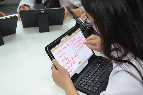 COVID-19 creates opportunity for strengthening online teaching in Vietnam? covid 19 creates opportunity for strengthening online teaching in vietnam