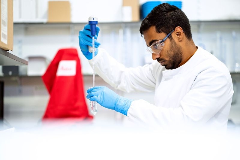 Gavi announces 75 countries intend to join COVAX access facility 4021 scientist in laboratory