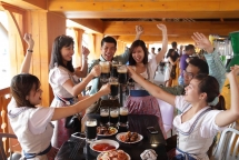 ba na mountain hosts beer festival