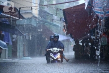 hanoi begins facing cross contamination chairman of hanoi warns people to limit unnecessary travel until 31 march