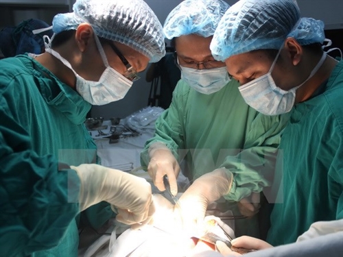 Doctors successfully remove large tumor