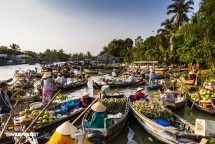 guide to visiting vietnams cai rang floating market